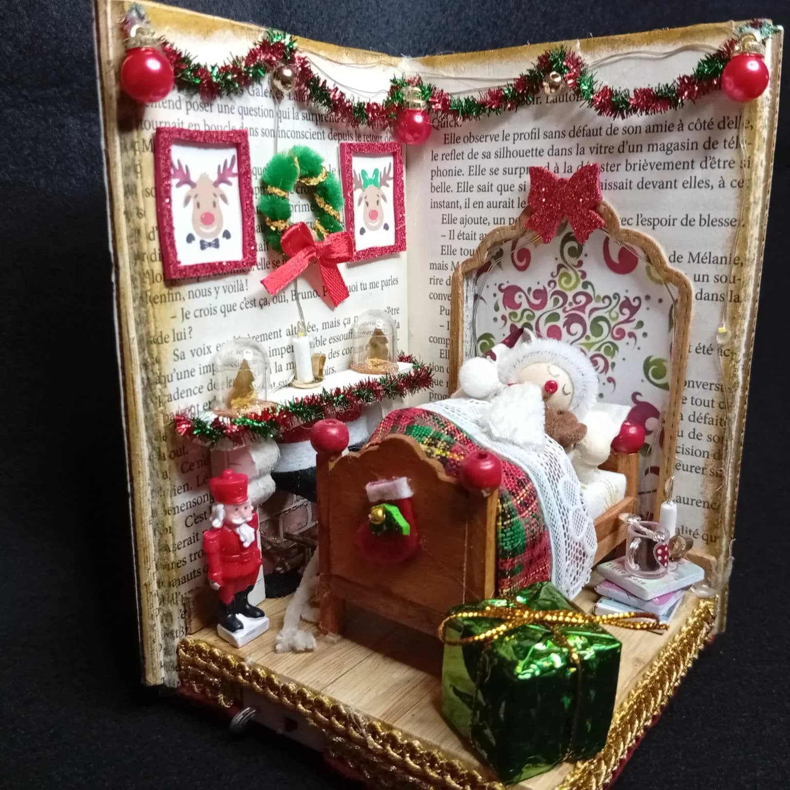 Lutin de Noël en booknook 