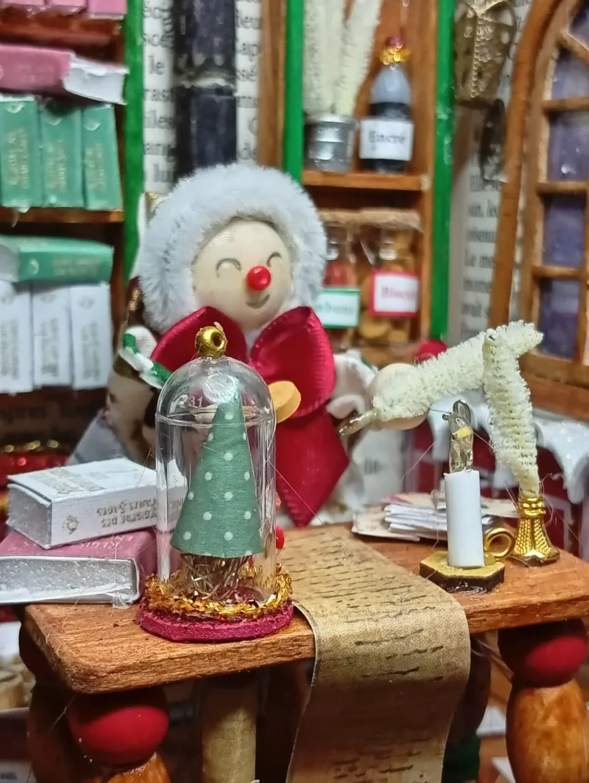 Lutin de Noël en booknook  - image 2