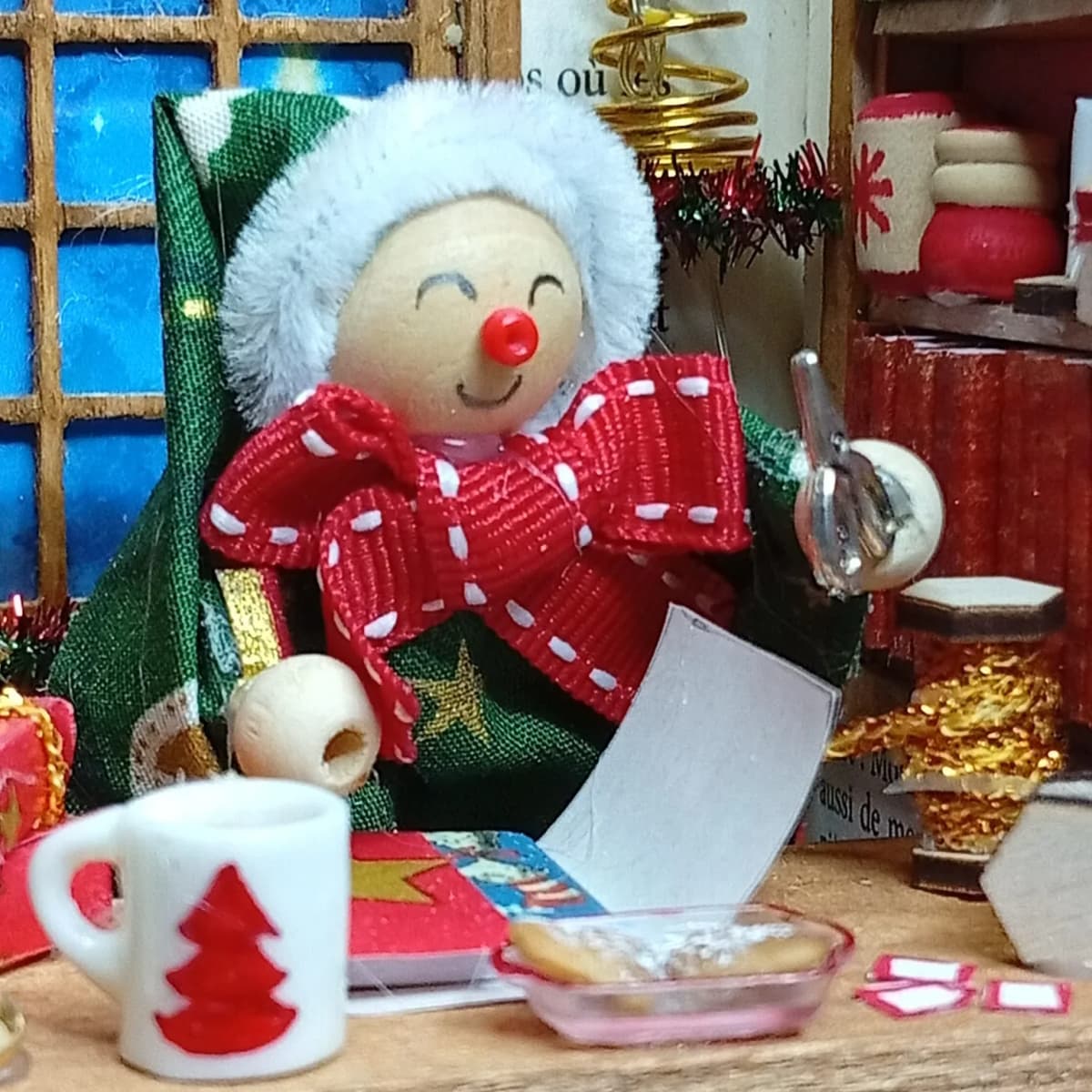 Lutin de Noël en booknook  - image 2