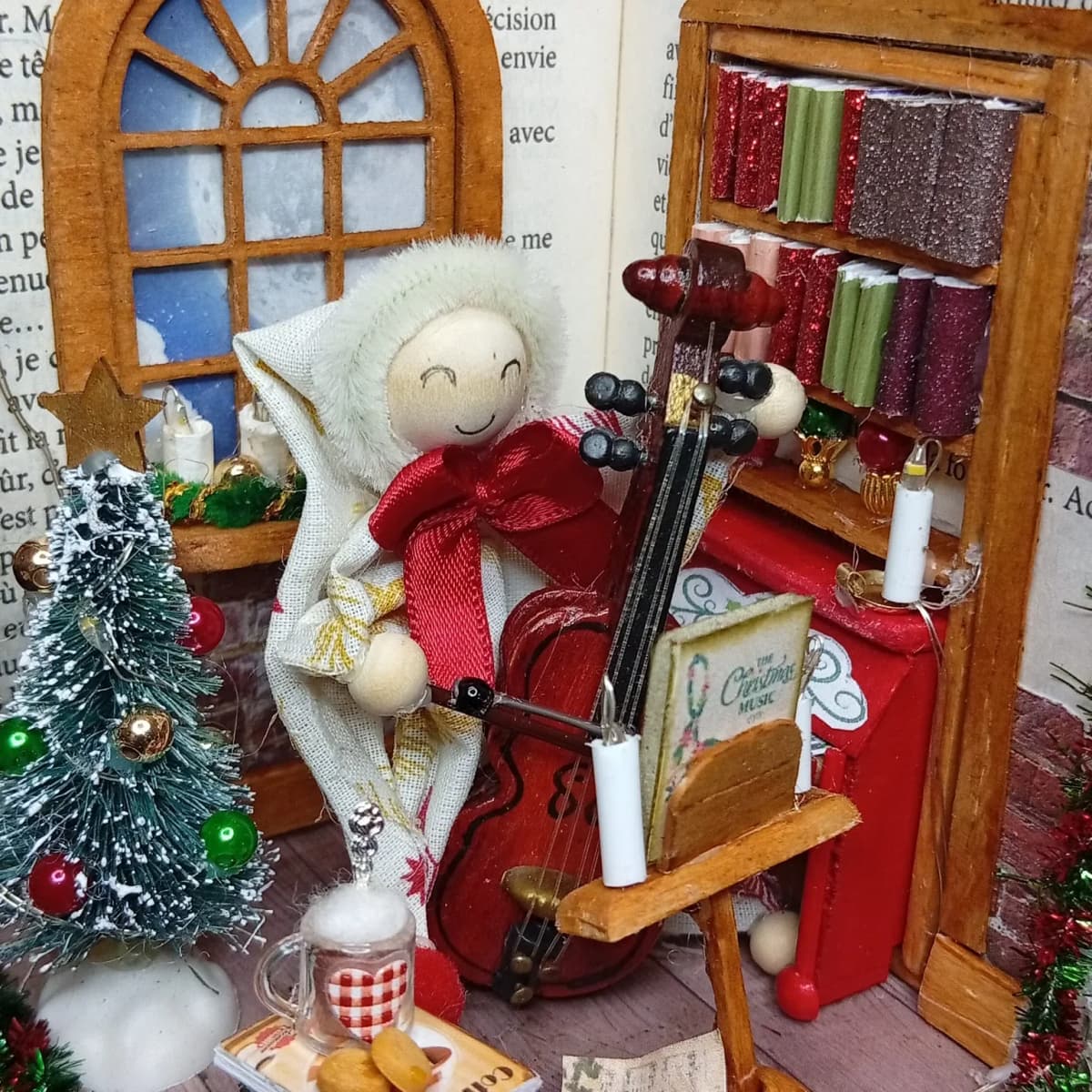 Lutin de Noël en booknook - image 2
